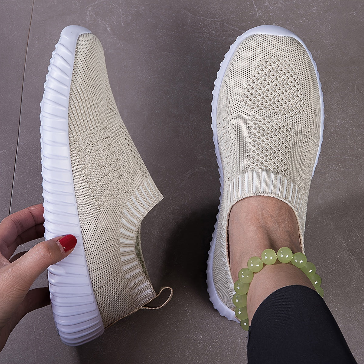 Tênis de malha respirável feminino, calçado casual com cadarço para atividades ao ar livre, leve, cor sólida