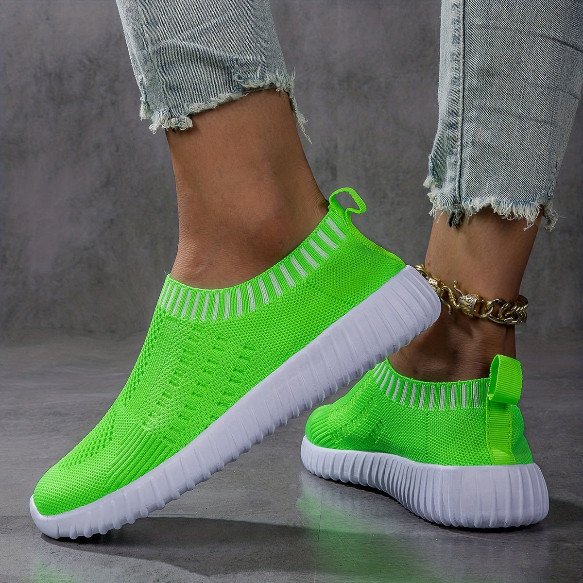 Tênis de malha respirável feminino, calçado casual com cadarço para atividades ao ar livre, leve, cor sólida