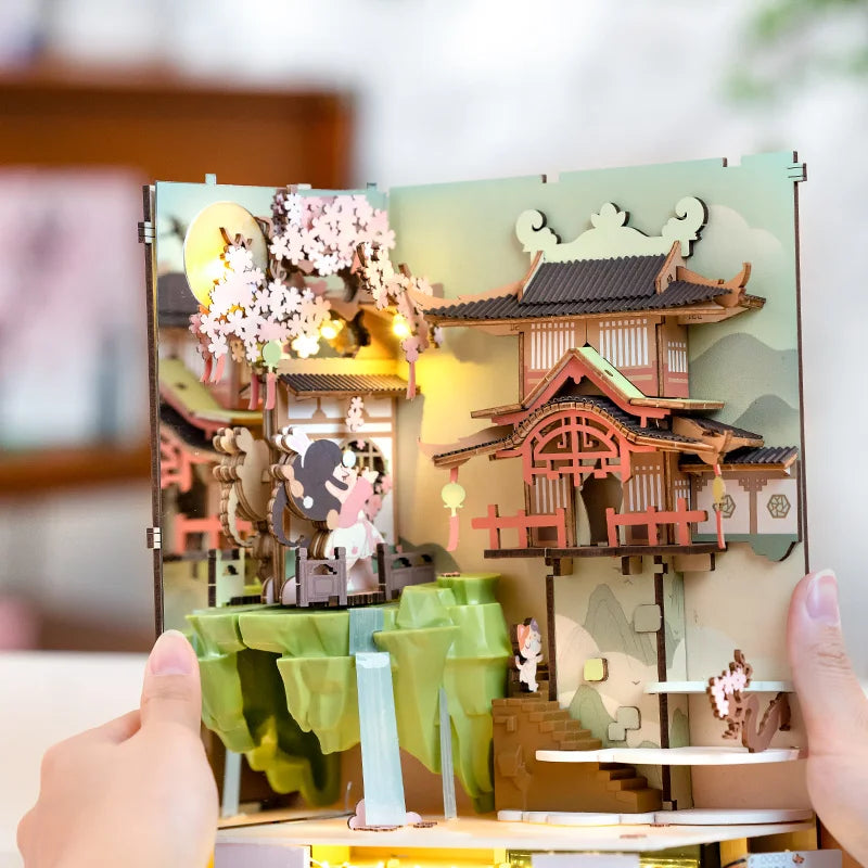 Book Nook Falling Sakura - Kit DIY Miniatura 3D com Iluminação LED