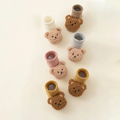 Meias de bebê fofas de urso de desenho animado para meninos e meninas, meias de inverno de algodão macio com sola antiderrapante para recém-nascidos, meias grossas e quentes para crianças