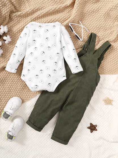 Conjunto de roupas estampadas de ursinho fofo para bebês de 3 a 24 meses, blusa branca de manga comprida + calças de alça verde, conjunto de outono