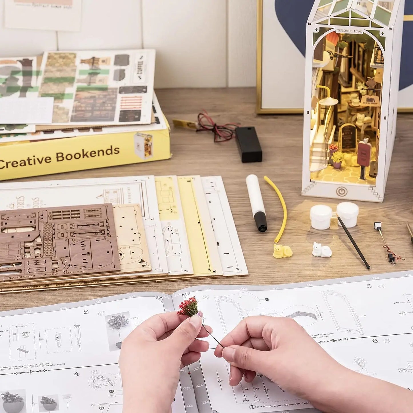 Book Nook Sunshine Town - Kit DIY Miniatura 3D com Iluminação LED